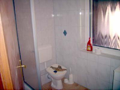 Kleines Bad mit WC Ansicht 1